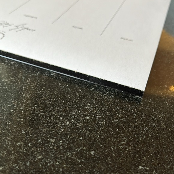 Weekly hustle Planner | white with black binding - Picture 7 of 7